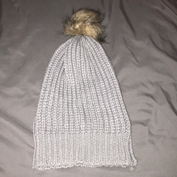 Grey winter hat - Picture 2 of 3